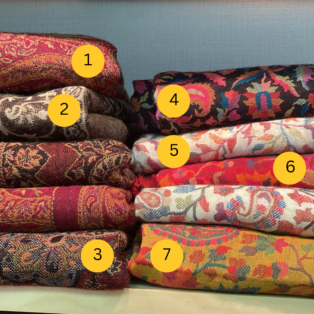 Elegant Pure Wool Scarf with Paisley Design